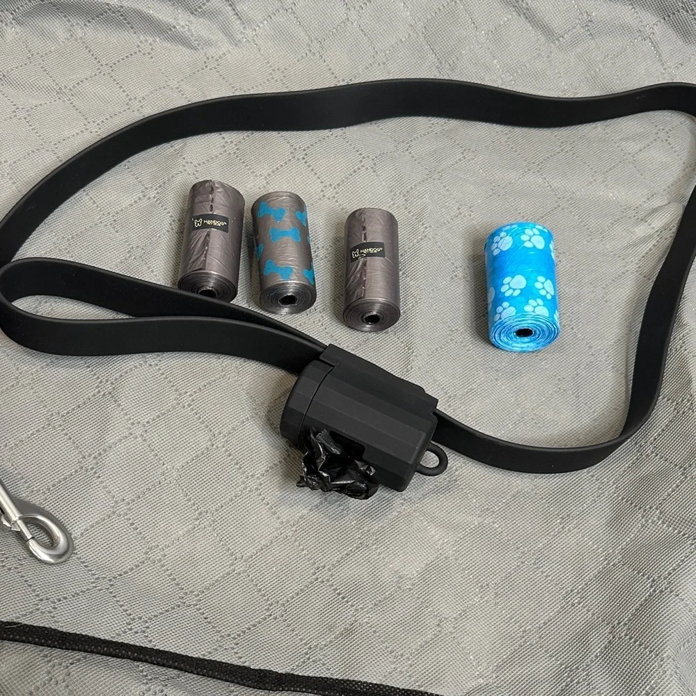 Black Dog Leash with Waste Bag Holder & 5 rolls of waste removal bags NWOT